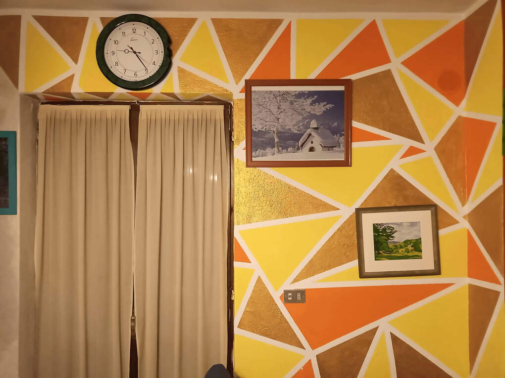 Verniciatura interni Motivo di triangoli di varie tonalità di giallo